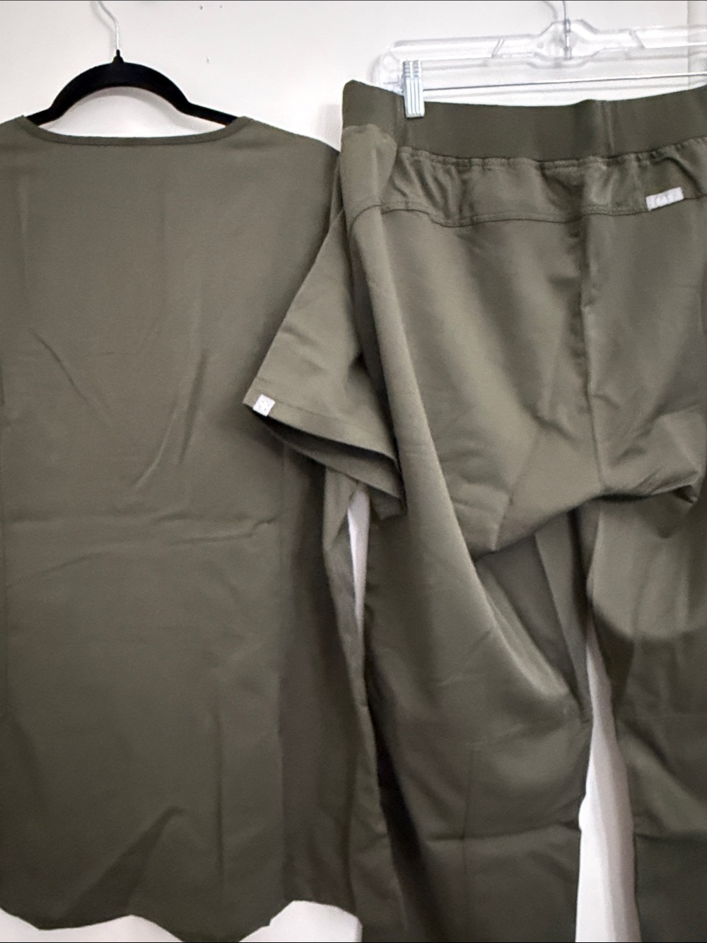 Figs Olive Green Straight Leg Scrub Set - Women's - Picture 10 of 12